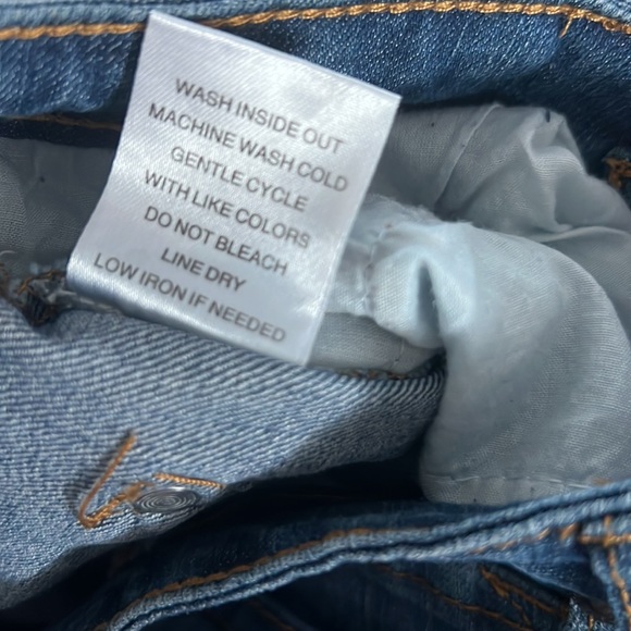 Shorts - Picture 4 of 5